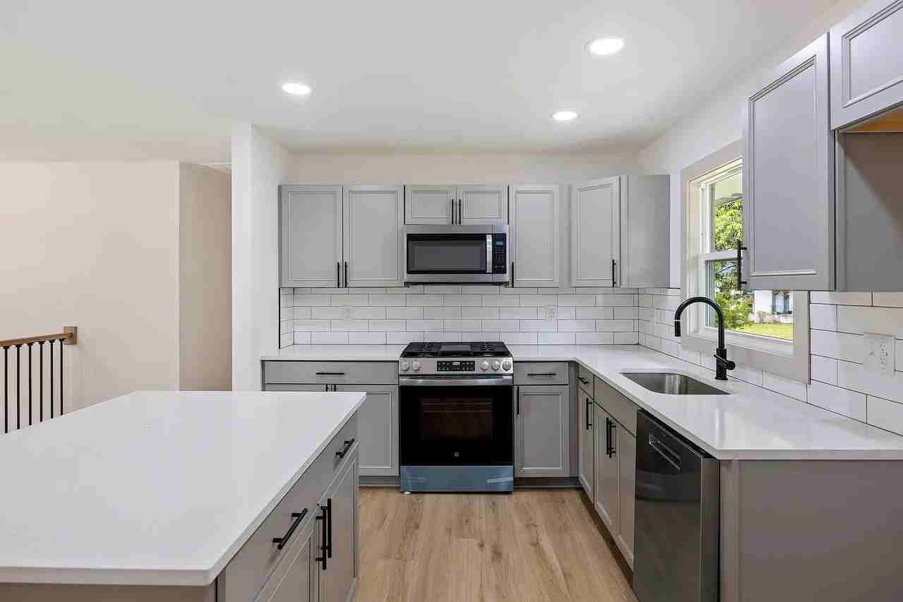 1411 Westway Dr - Photo 7 of 20