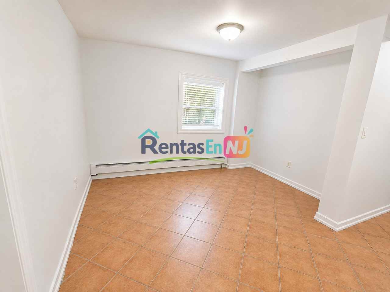 121 Brookside Ave #1G - Photo 4 of 8