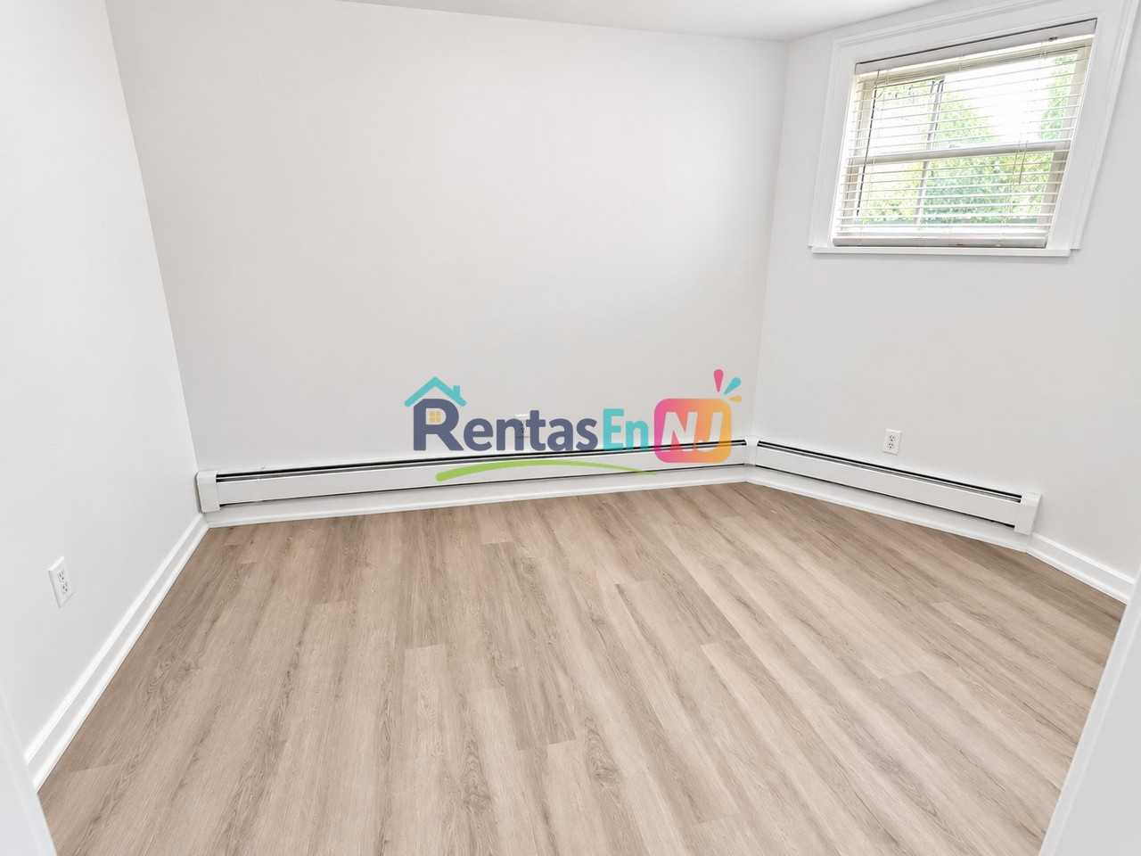 121 Brookside Ave #1G - Photo 7 of 8