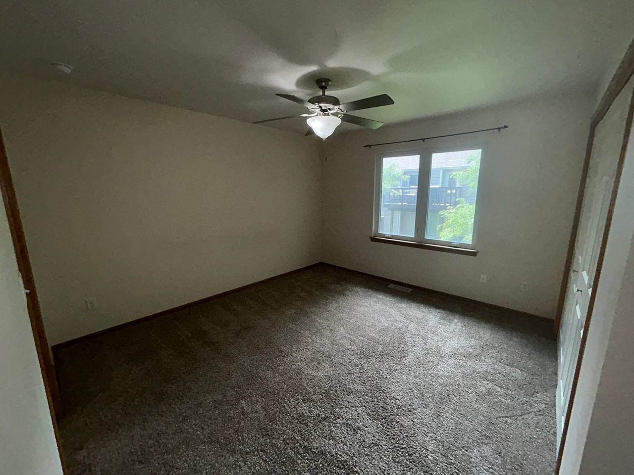 1009 Twilight Dr - Photo 3 of 11