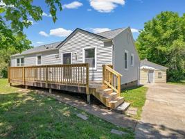 featured image of 19 Chestnut Dr