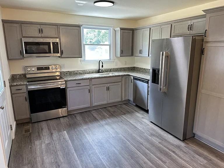 19 Chestnut Dr - Photo 2 of 10