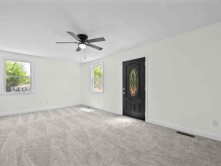 19 Chestnut Dr - Photo 3 of 10