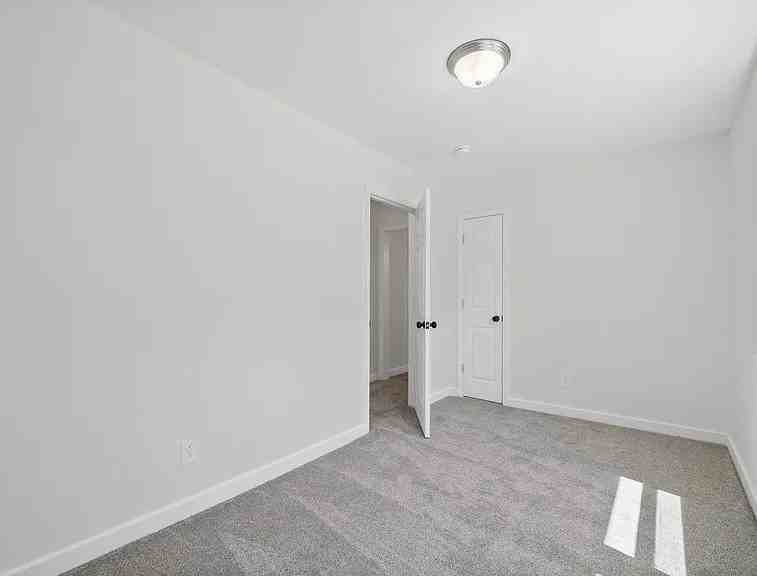 19 Chestnut Dr - Photo 6 of 10
