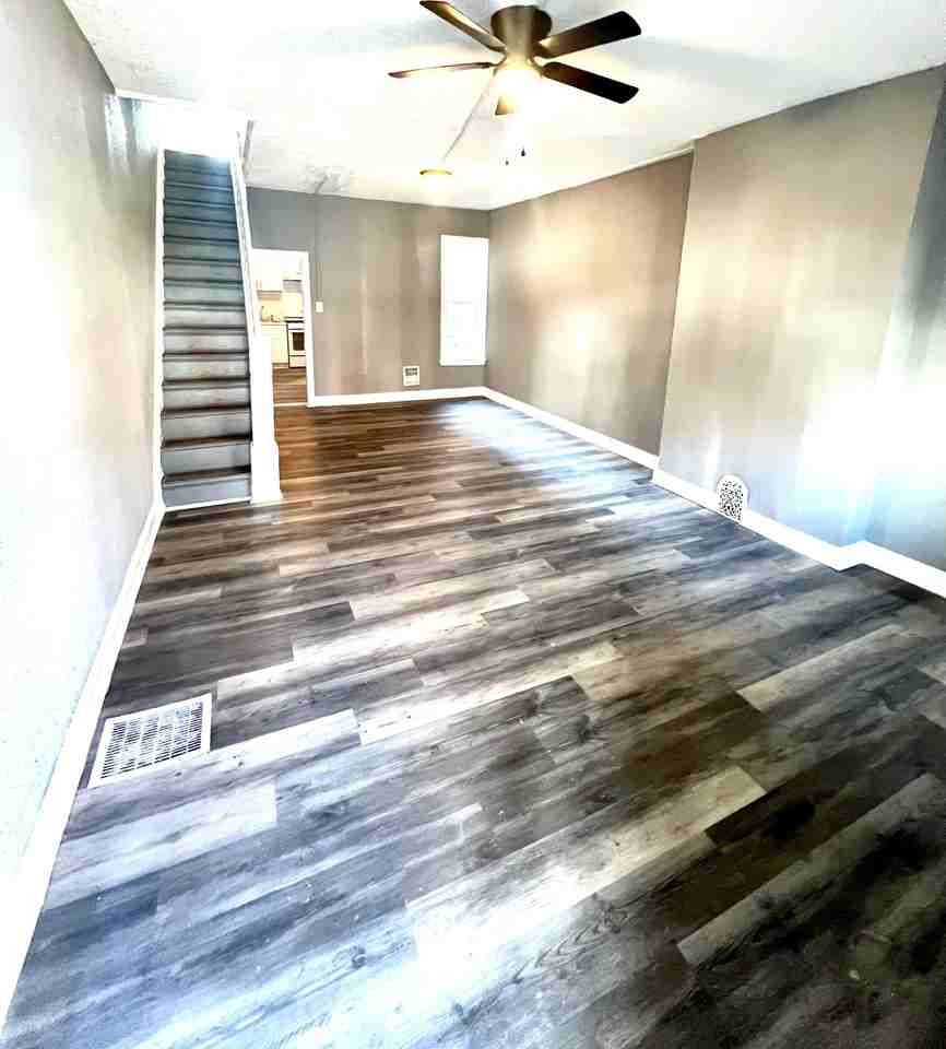 3241 N Sydenham St - Photo 2 of 15