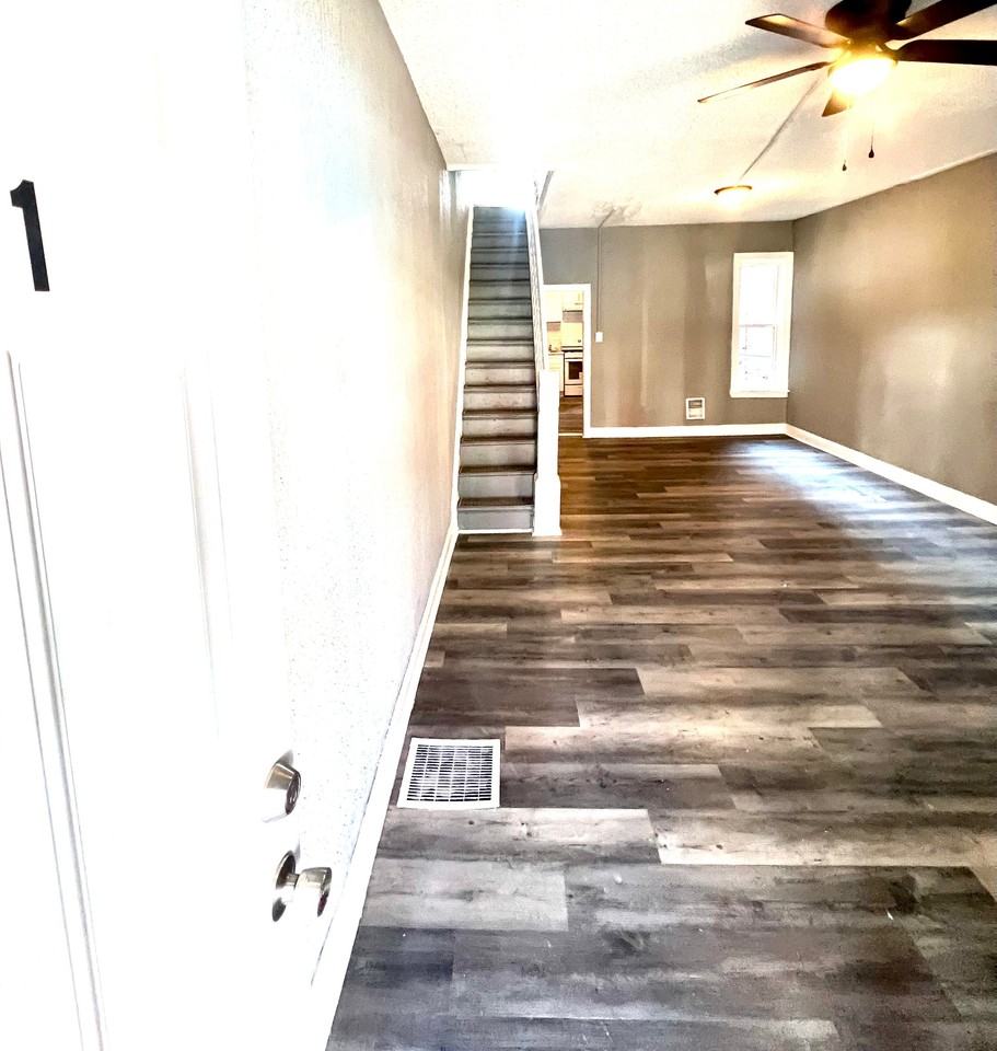 3241 N Sydenham St - Photo 3 of 15