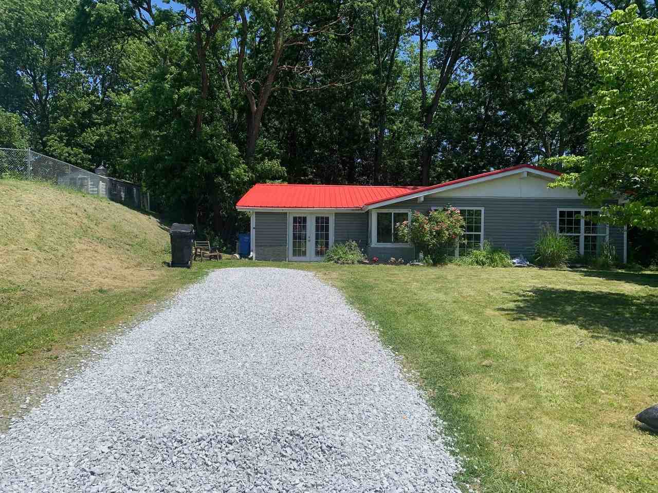 584 Cedardale Dr - Photo 2 of 14