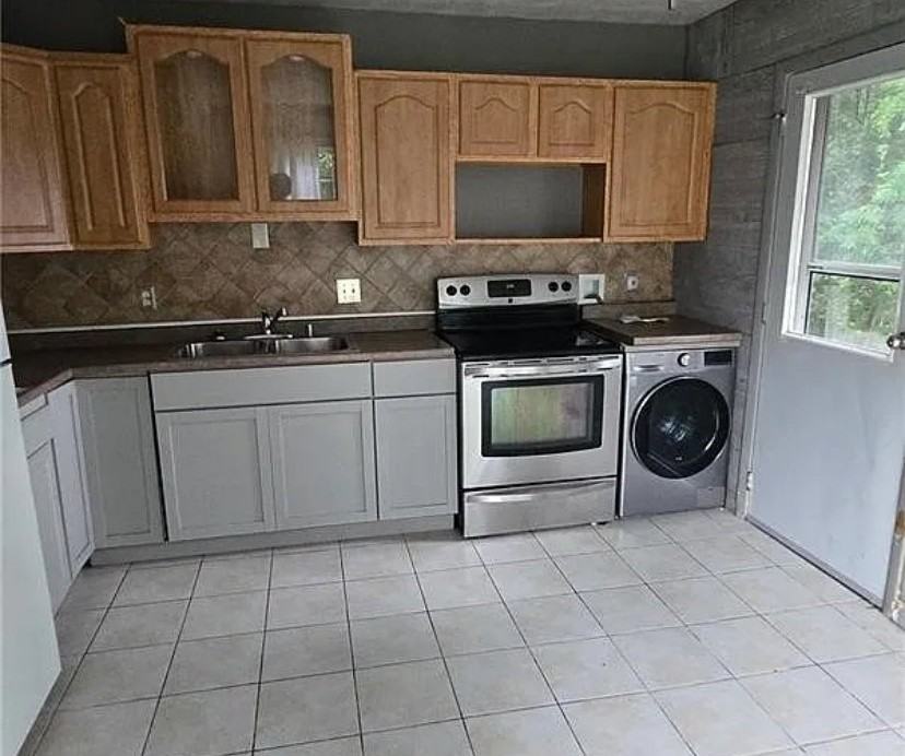 584 Cedardale Dr - Photo 4 of 14