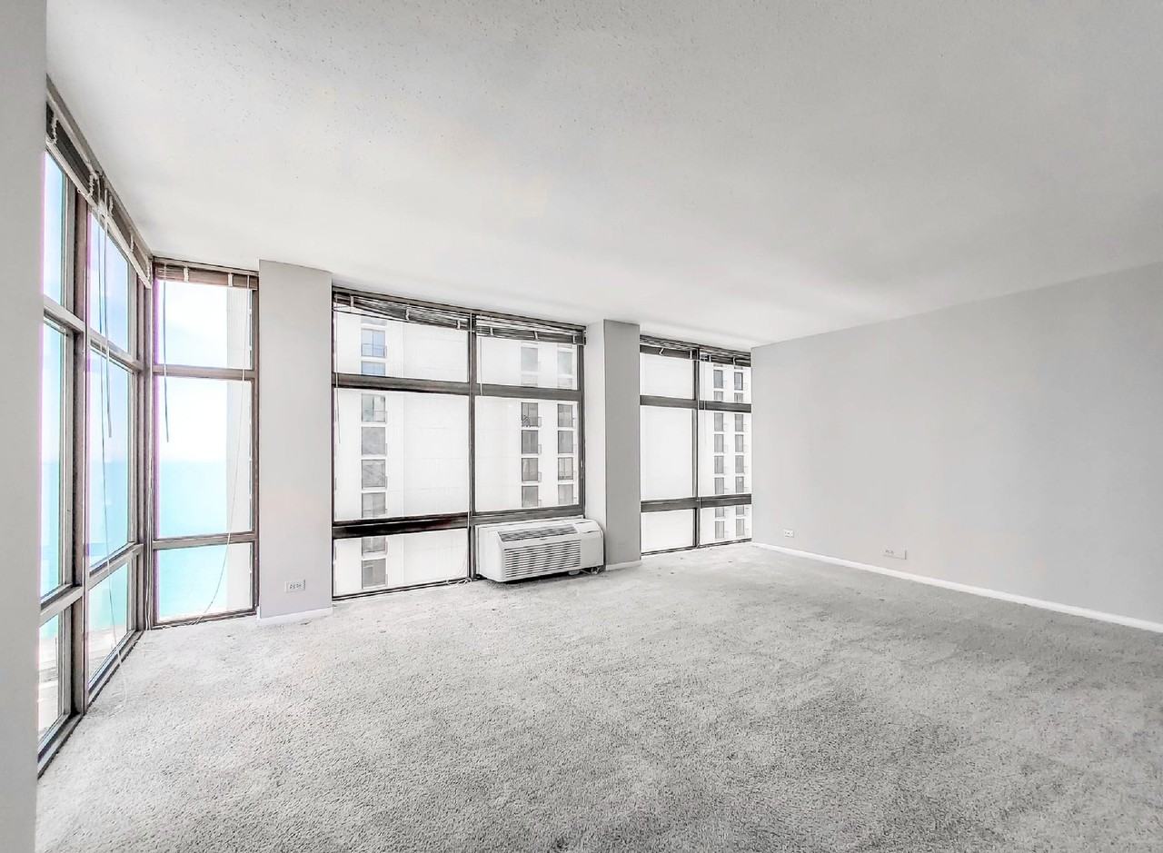 67 E Scott St - Photo 2 of 11