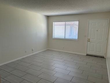 724 N Florence St #D - Photo 7 of 20