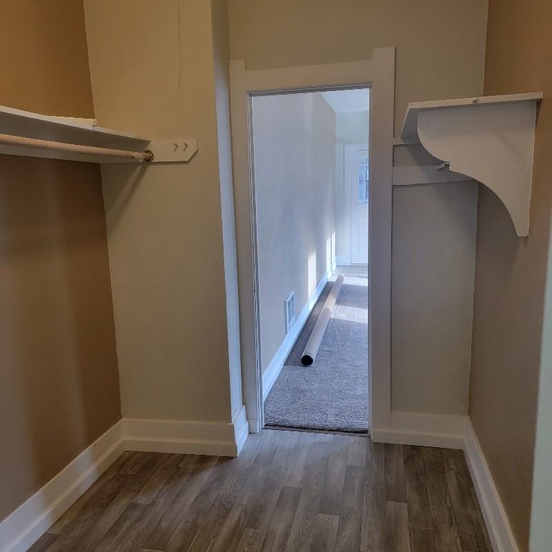 338 Se Jackson St #1 - Photo 4 of 5