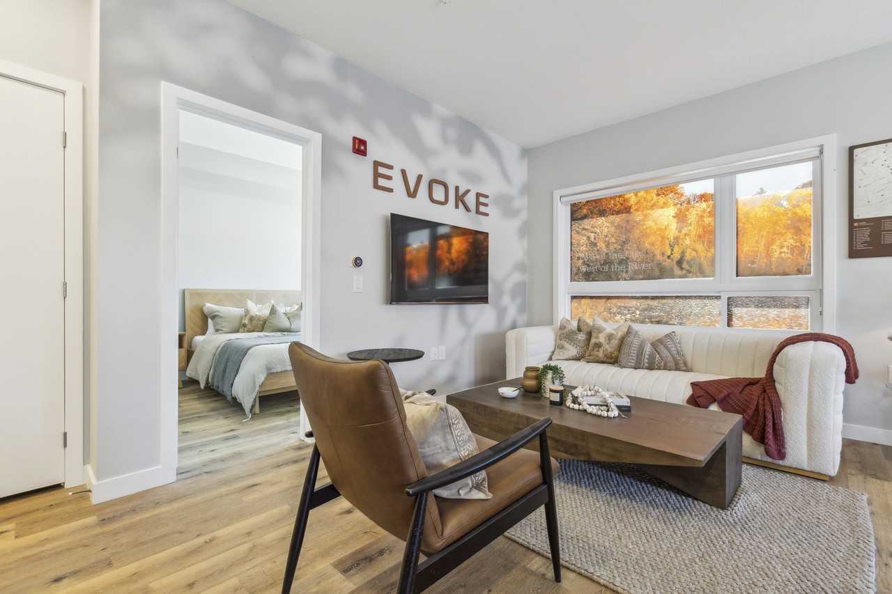 Evoke - Photo 7 of 50