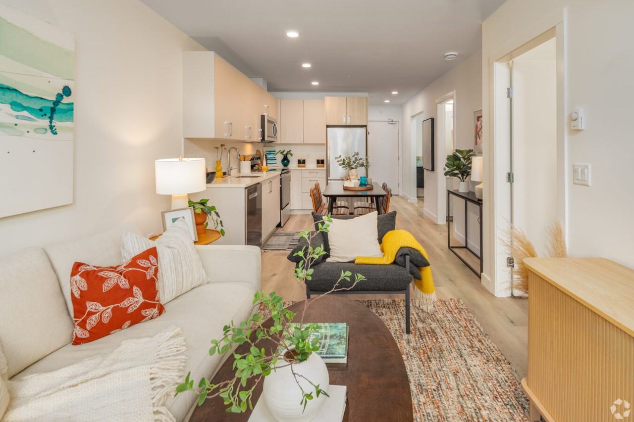Red Sol Apartments - Photo 6 of 50