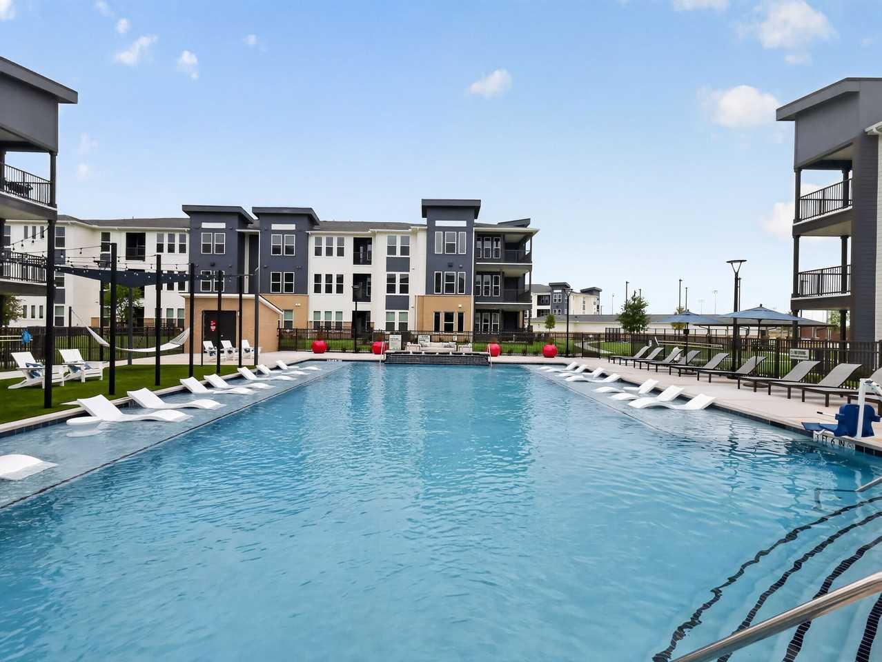 Aspire at Greenville - Photo 3 of 37