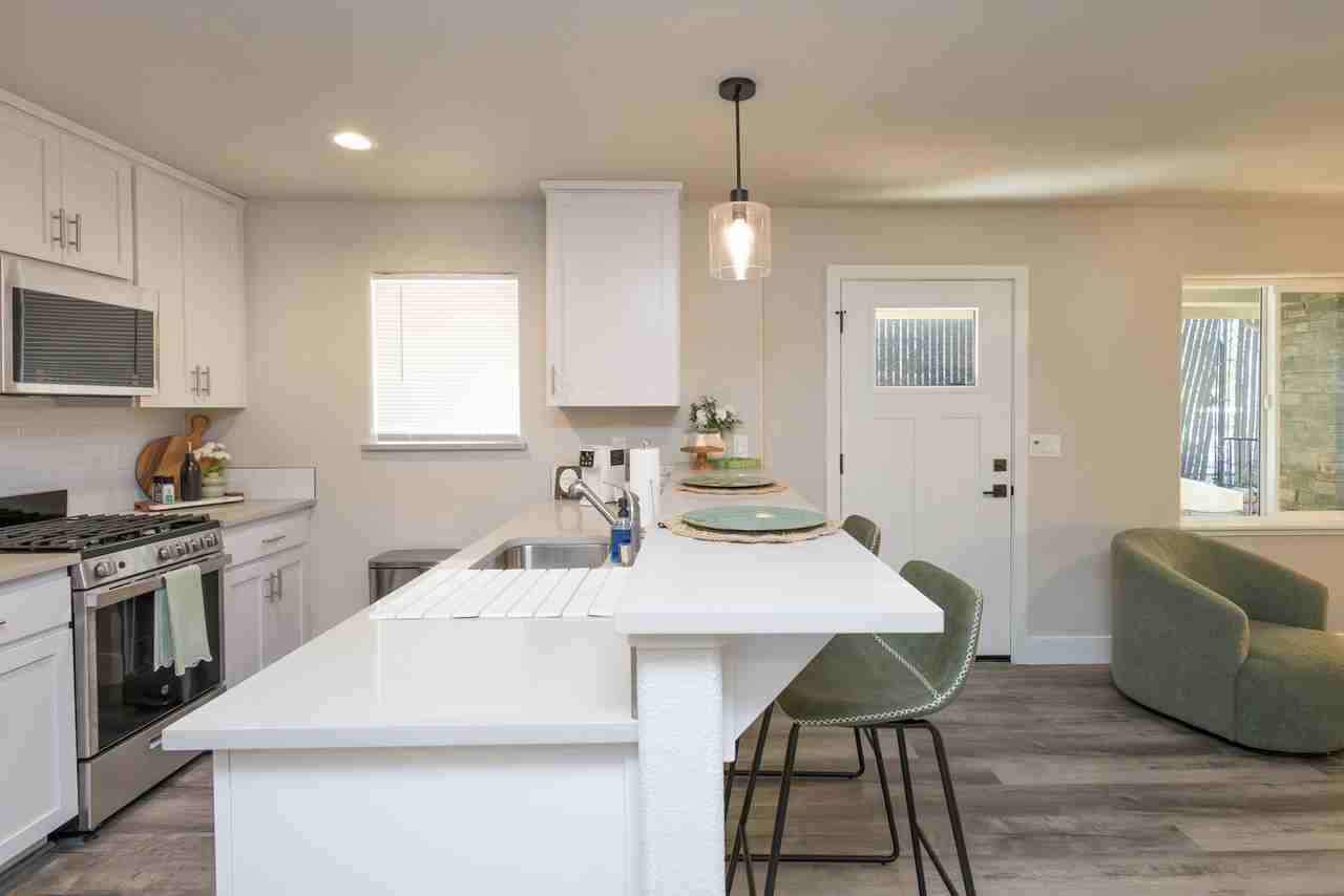 2710 Commons Pl, Unit 1 - Photo 3 of 14