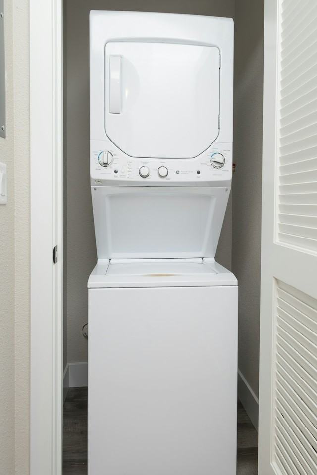2710 Commons Pl, Unit 1 - Photo 4 of 14