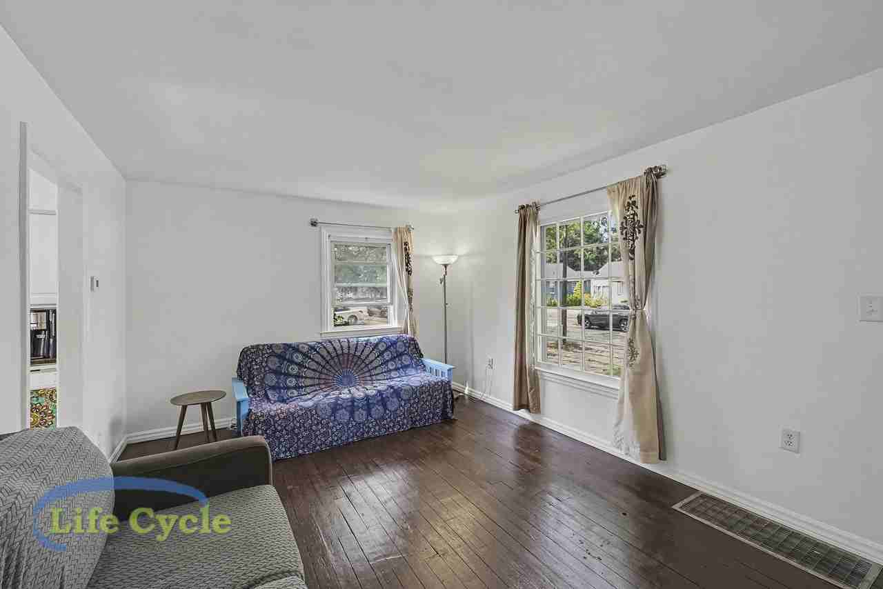 2052 Collingwood Ave Sw #1 - Photo 4 of 21