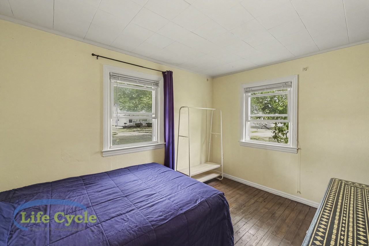 2052 Collingwood Ave Sw #1 - Photo 7 of 21