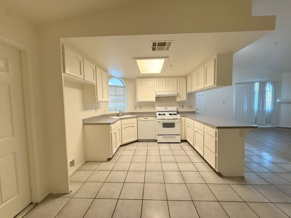 11331 Verbena Drive, Unit B - Photo 3 of 11