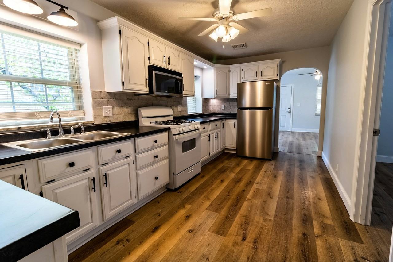 233 West 1st Street - Photo 5 of 17