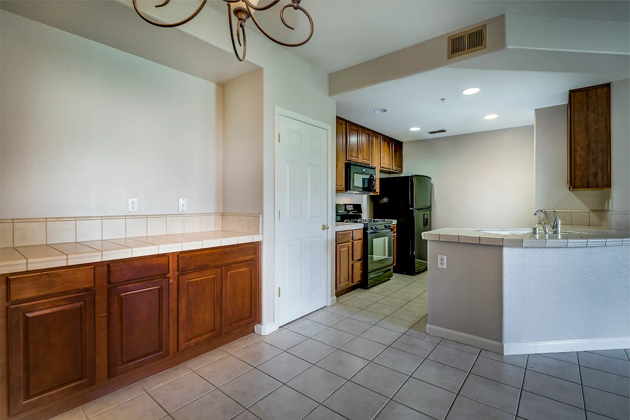 6530 Hearthstone Circle - Photo 2 of 5