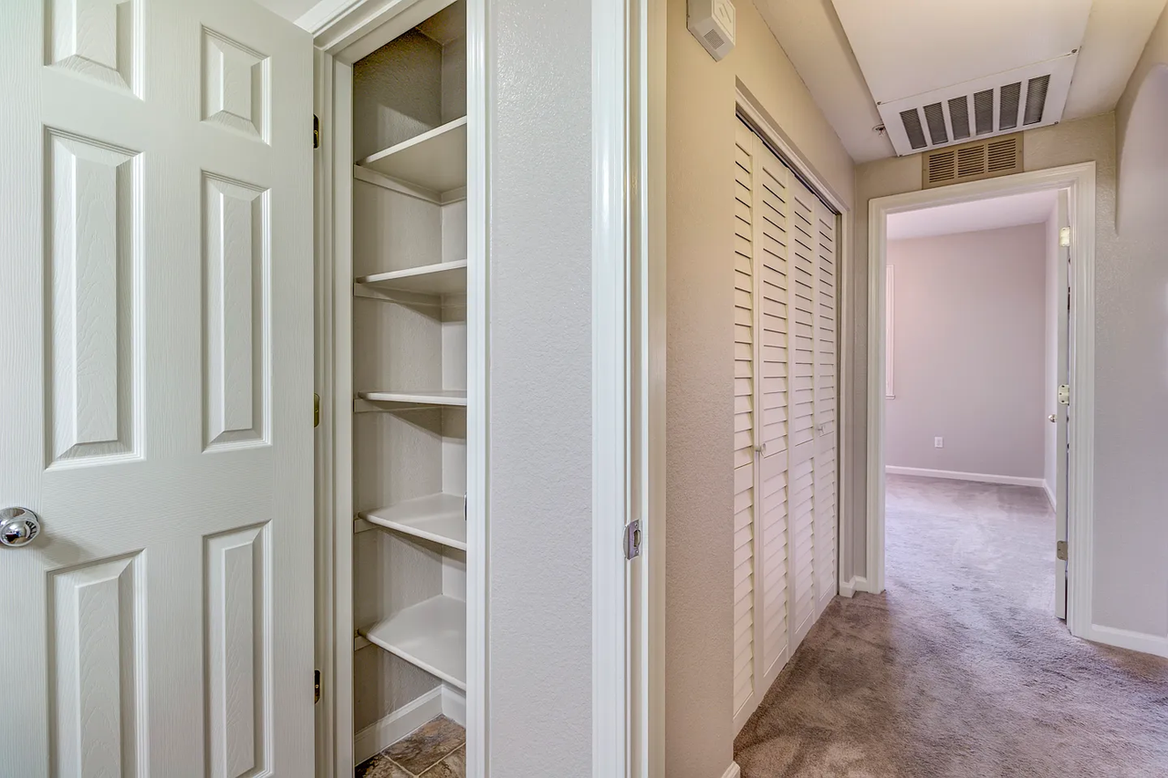 6530 Hearthstone Circle - Photo 4 of 5