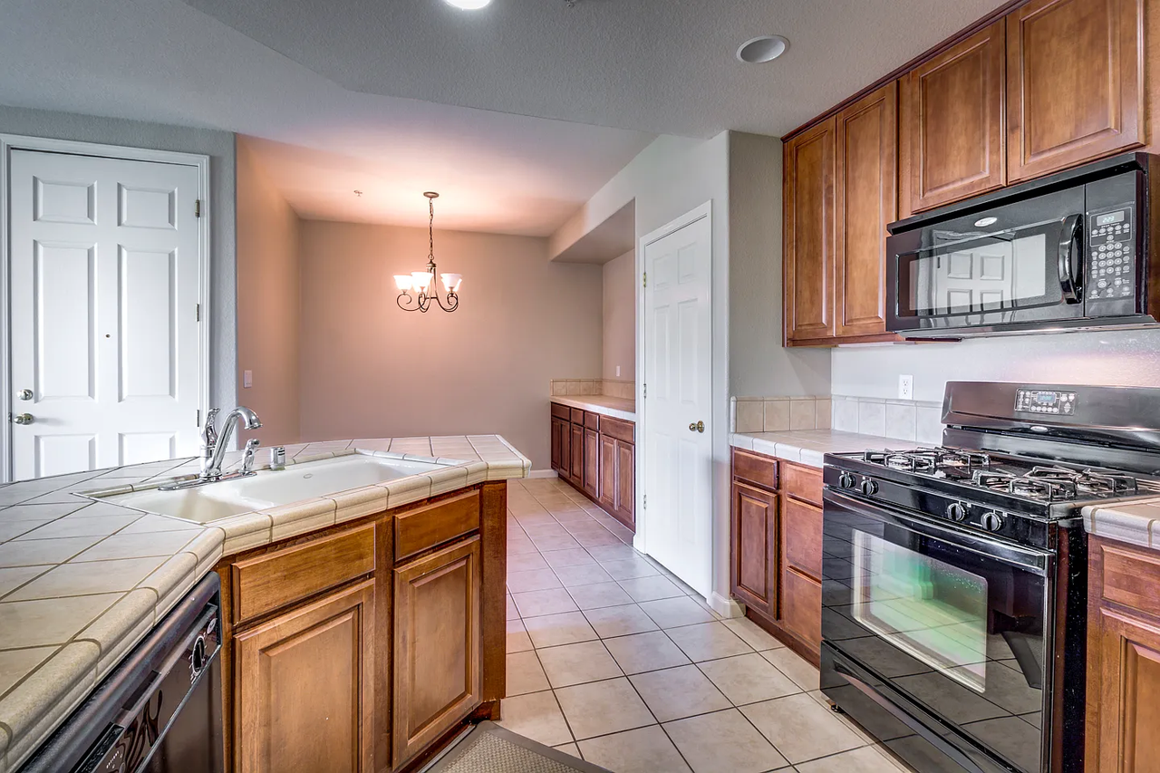 6530 Hearthstone Circle - Photo 5 of 5