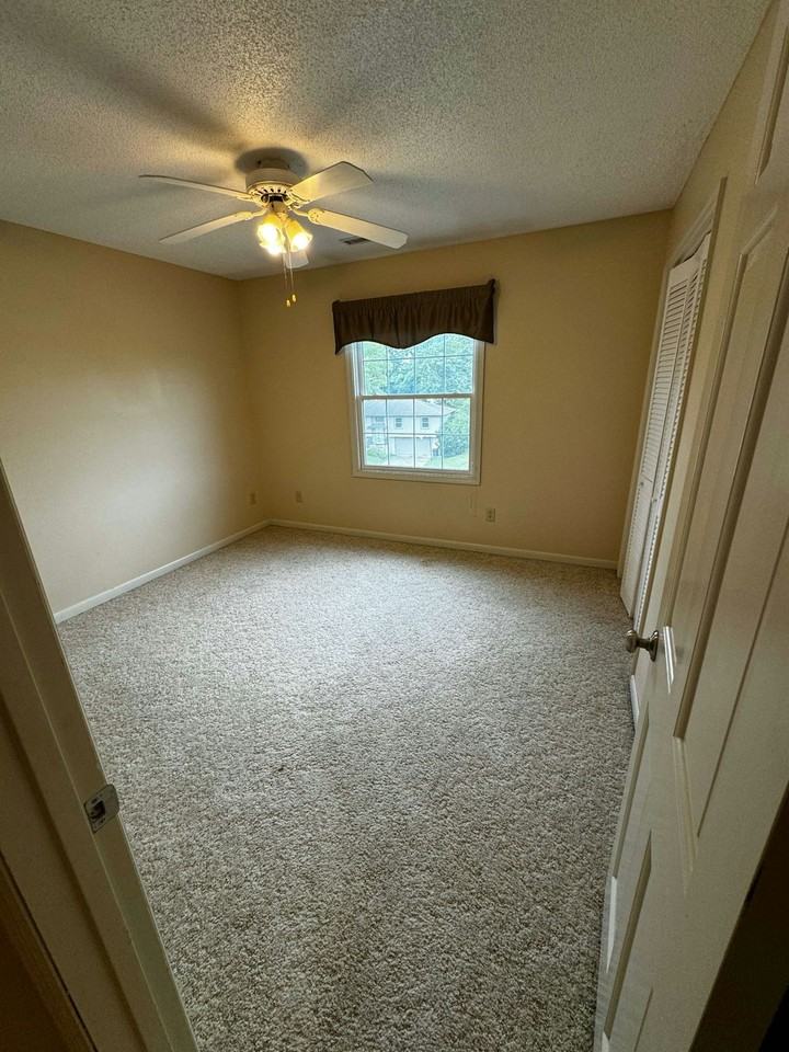 1851 Melrose Ave, Unit 216 - Photo 5 of 10