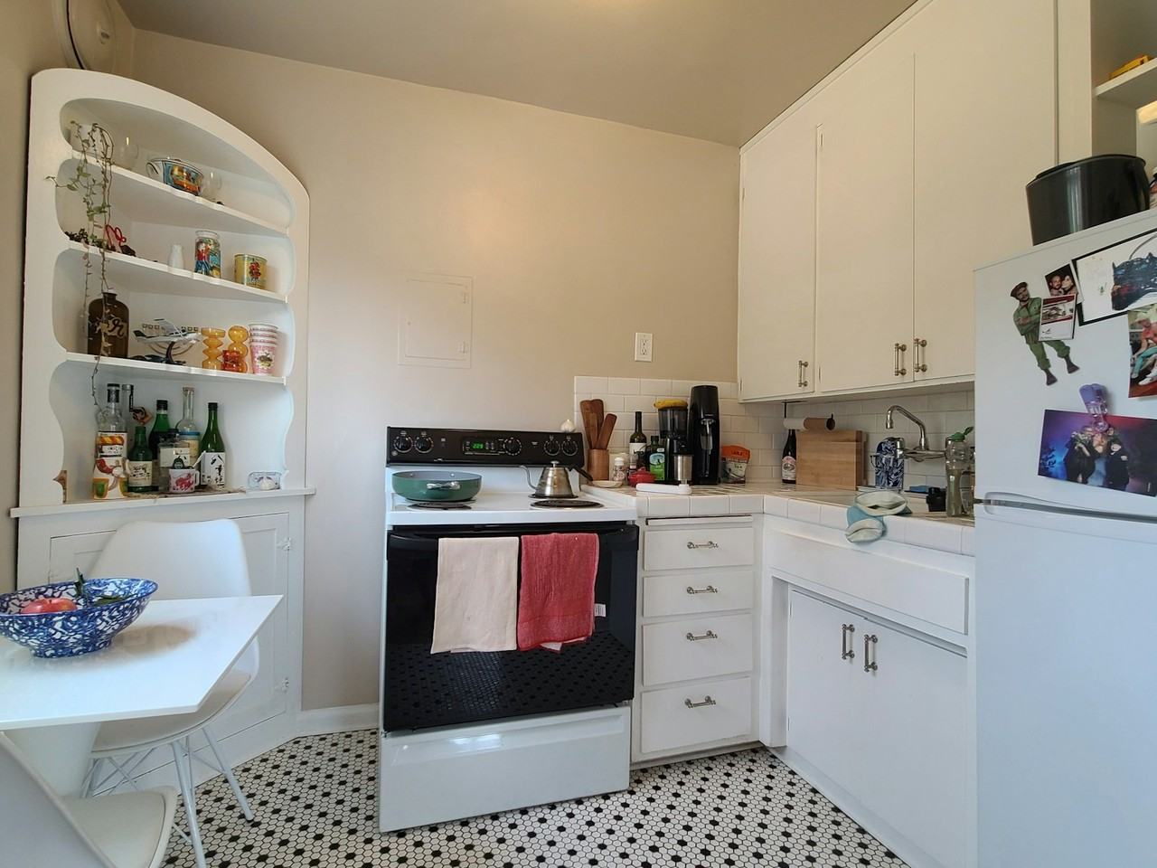 956 10th Avenue East, Unit 302 - Photo 4 of 13