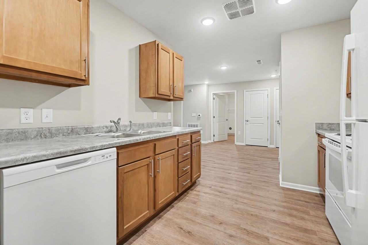 Annika Place II - Photo 6 of 31