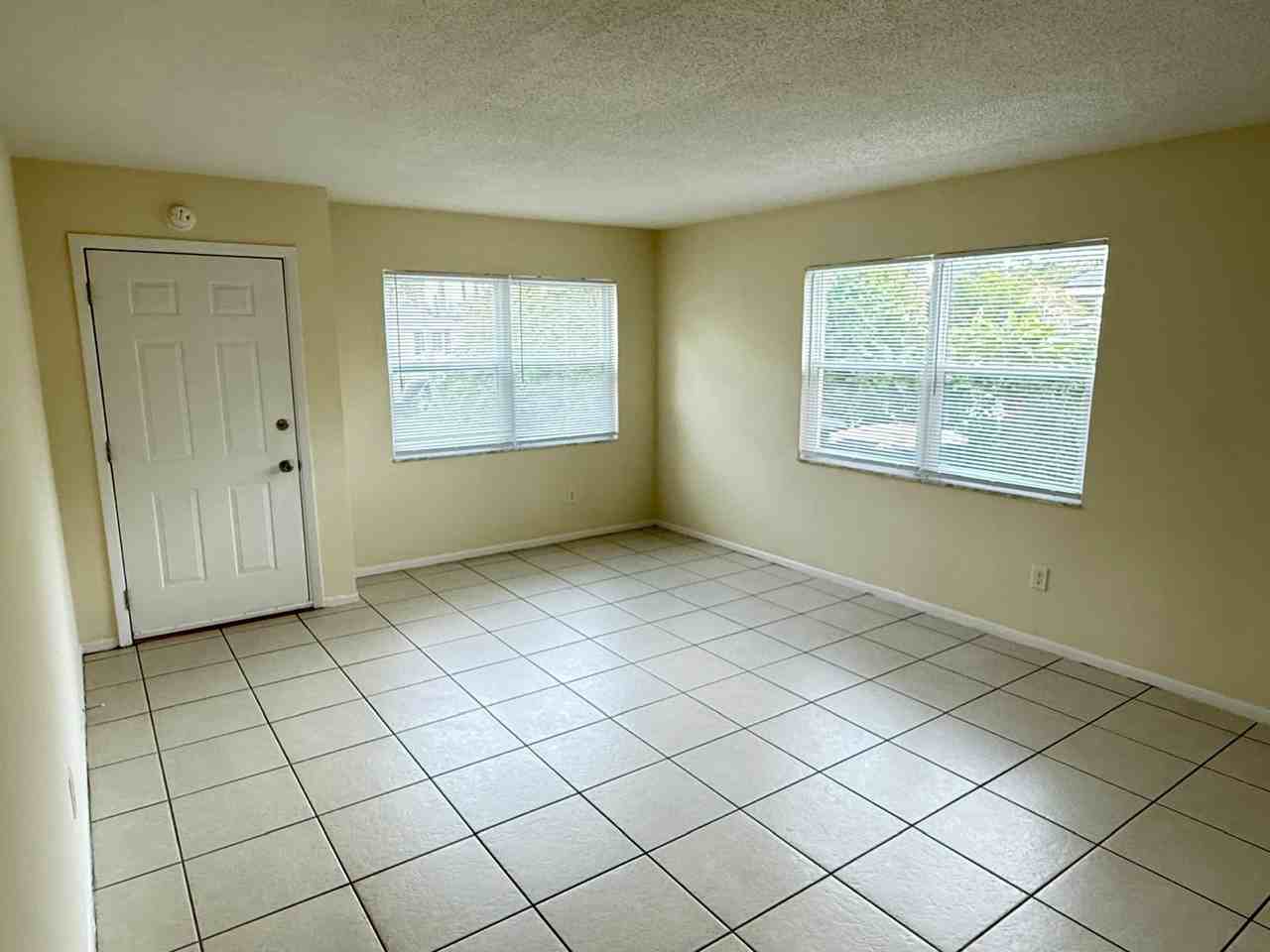 1734 Kenneth Pl #A - Photo 4 of 16