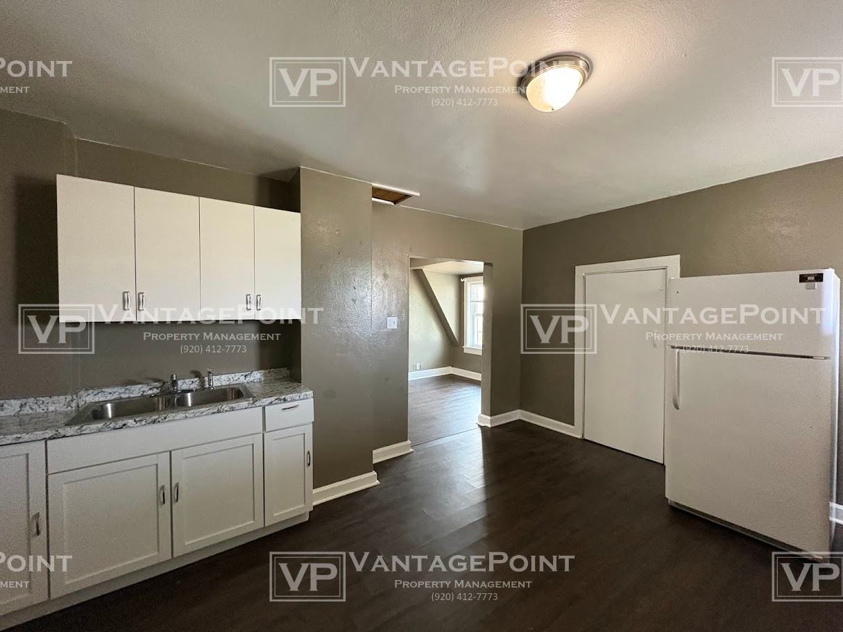 1442 S Chestnut Ave Uppr - Photo 3 of 14