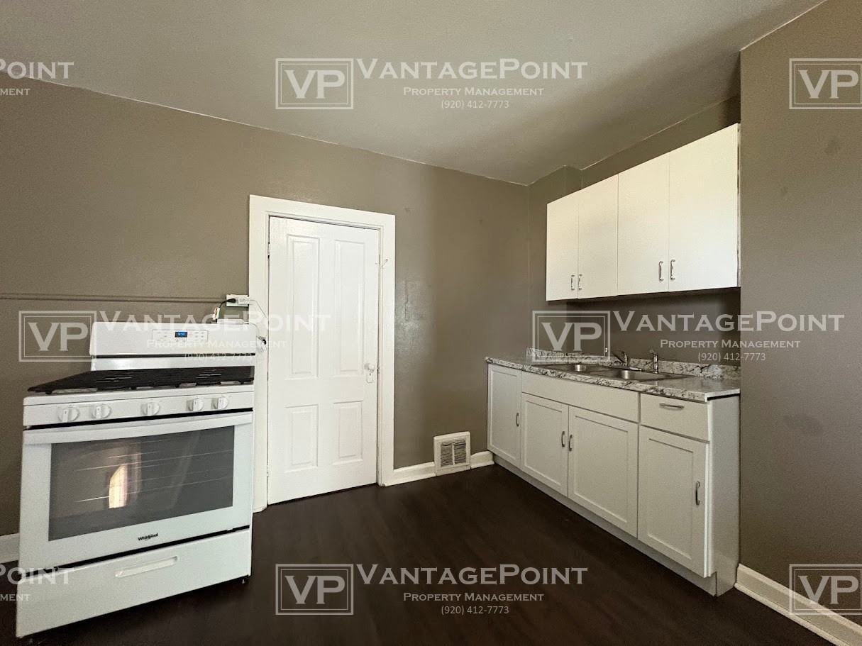 1442 S Chestnut Ave Uppr - Photo 4 of 14