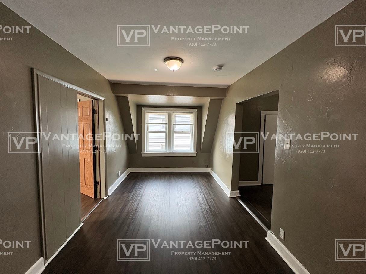 1442 S Chestnut Ave Uppr - Photo 7 of 14