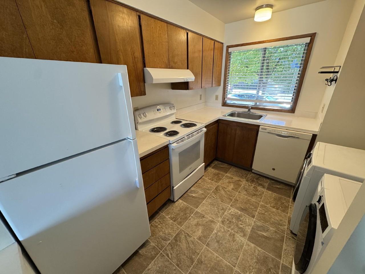 4411 Se Morrison St #4411 - Photo 4 of 12