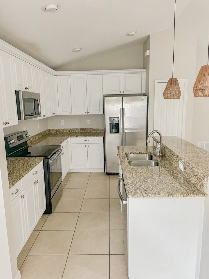 3872 Shimmering Oaks Dr - Photo 4 of 22