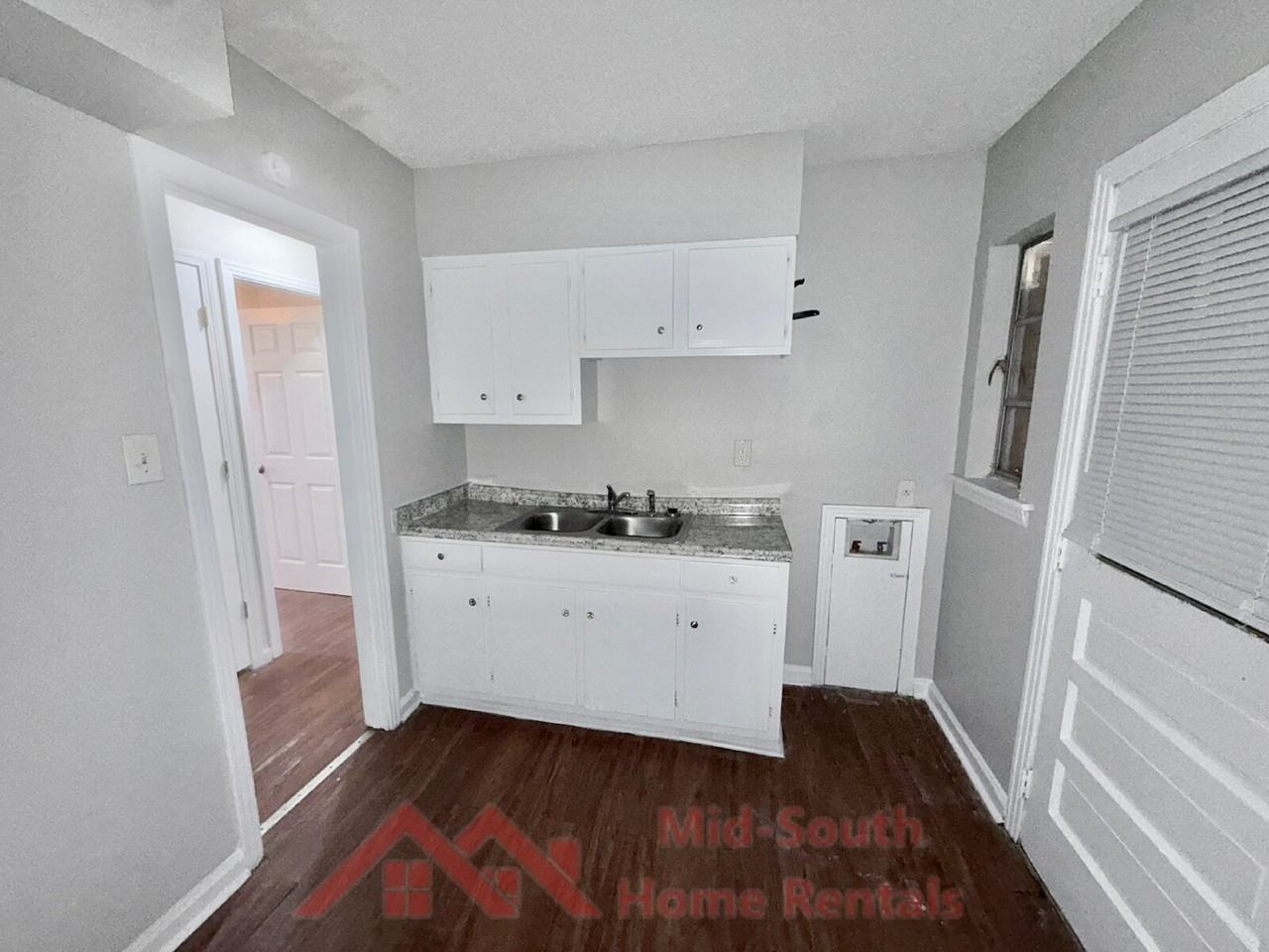 2050 Sharon Ln - Photo 5 of 17
