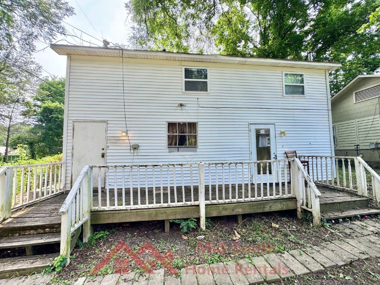 3569 Douglass Ave - Photo 3 of 19