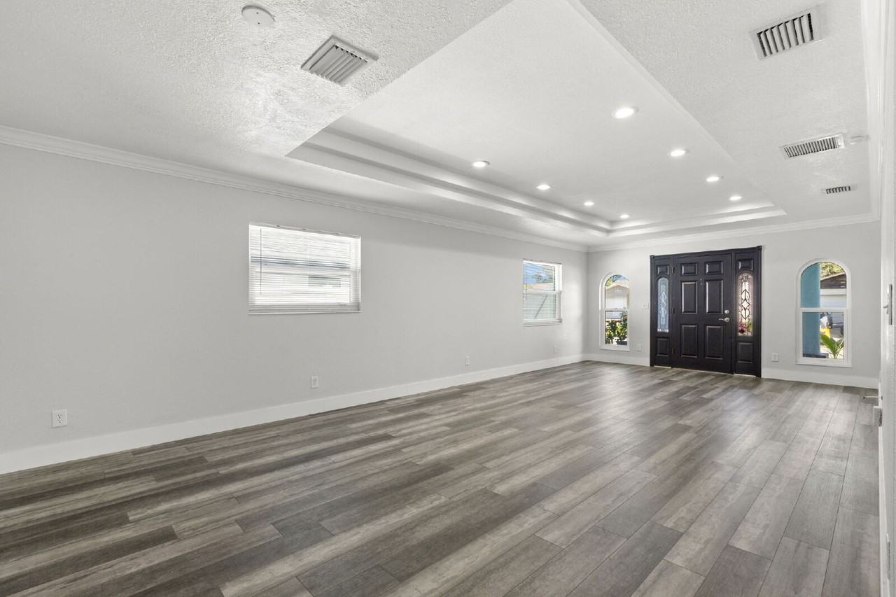 4510 68th Ave N - Photo 3 of 28