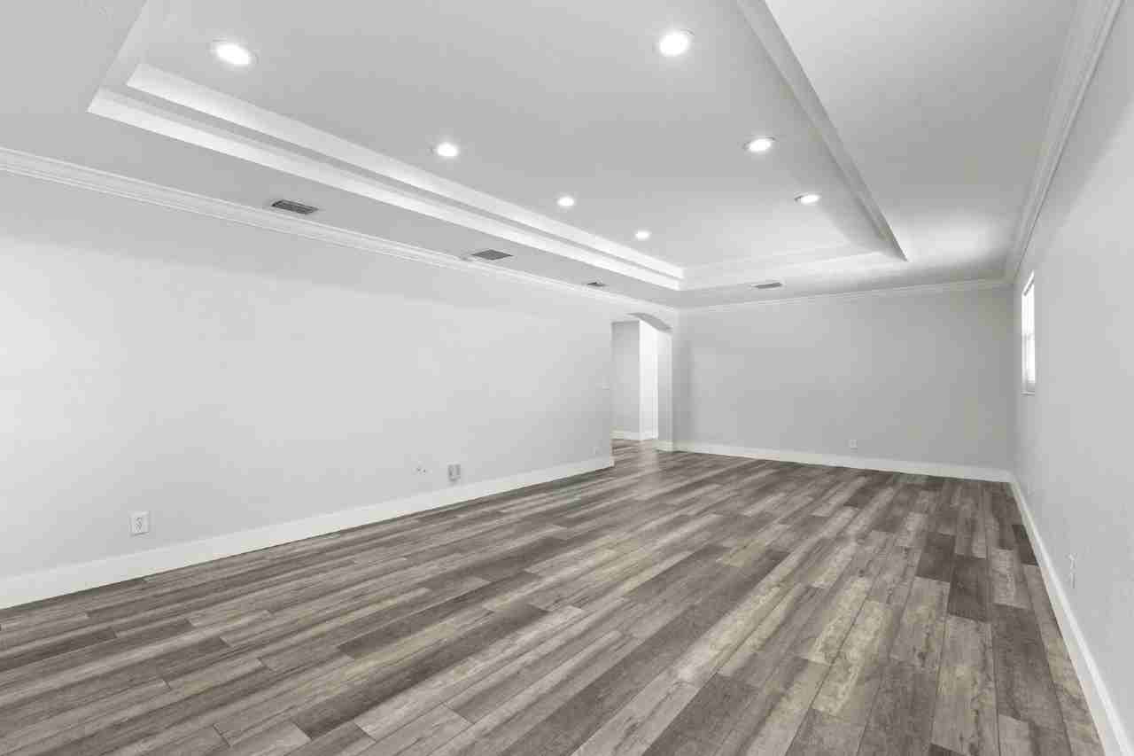 4510 68th Ave N - Photo 4 of 28
