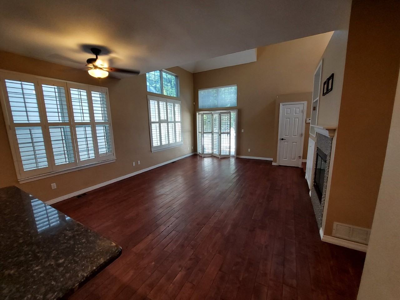 2080 S Josephine St - Photo 4 of 22