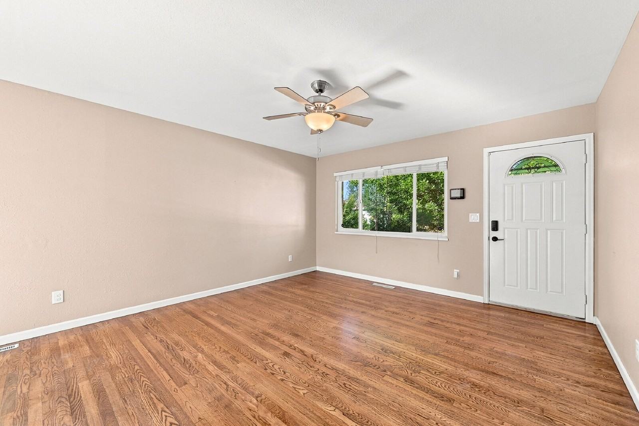 1407 Willshire Dr - Photo 3 of 41