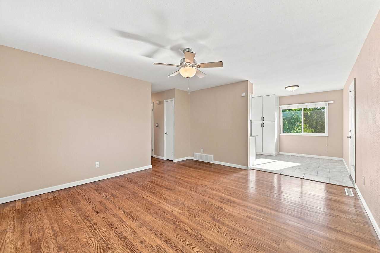1407 Willshire Dr - Photo 4 of 41