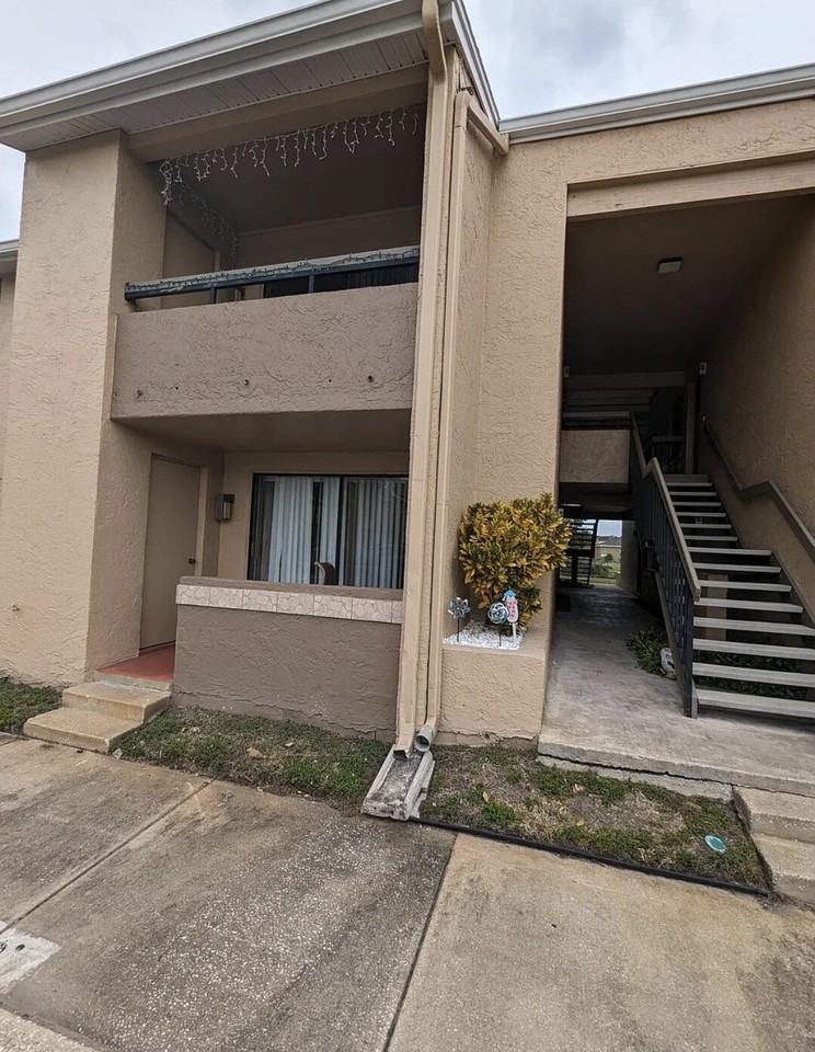 5229 Vineland Rd