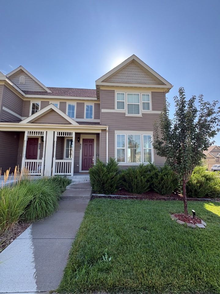 1648 Drake Aly - Photo 2 of 24