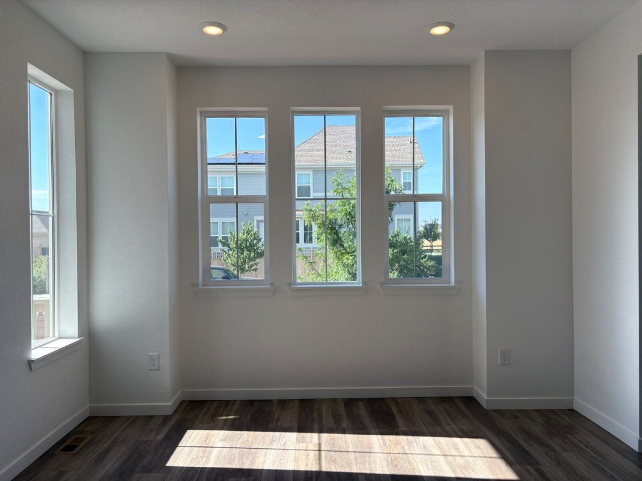 1648 Drake Aly - Photo 5 of 24
