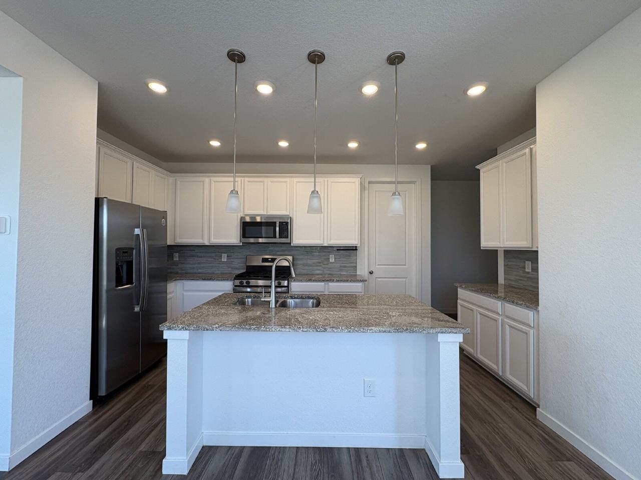 1648 Drake Aly - Photo 6 of 24