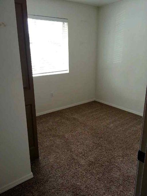 318 N Washington St - Photo 5 of 10