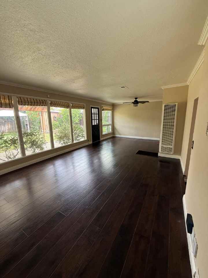 1575 172nd Ave - Photo 4 of 27
