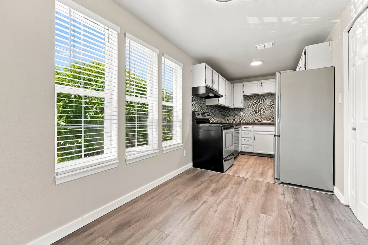 1505 S Ouray Cir #D - Photo 4 of 28